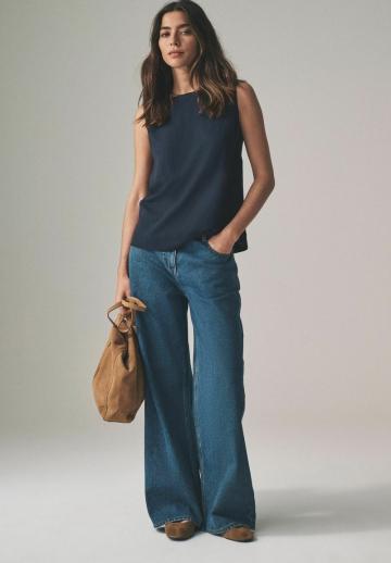 Блузка без рукавов