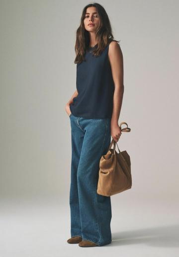 Блузка без рукавов