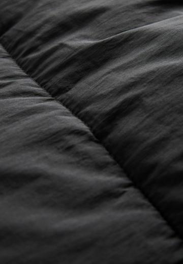 Длинный жилет