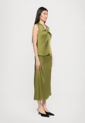 Блузка без рукавов