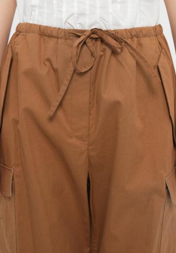 Брюки с накладными карманами