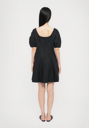 Короткое платье