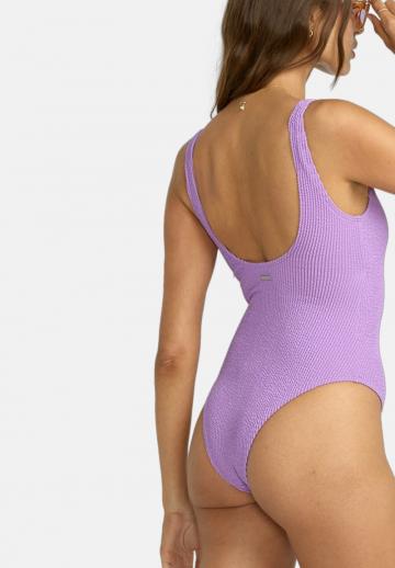 Слитный купальник