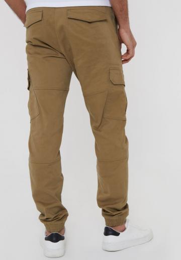 Брюки с накладными карманами