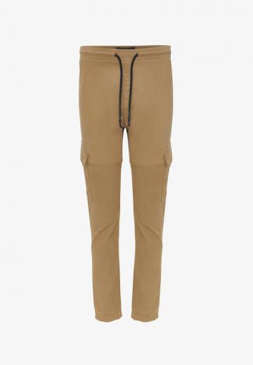 Брюки с накладными карманами