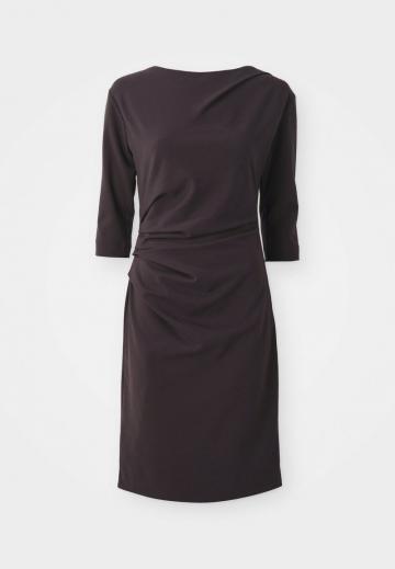 Платье футляр