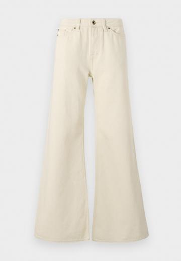 Джинсы бойфренда