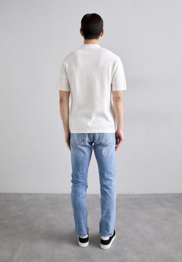 Узкие джинсы