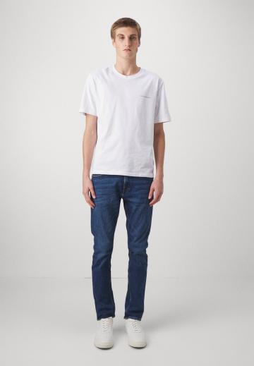 Узкие джинсы