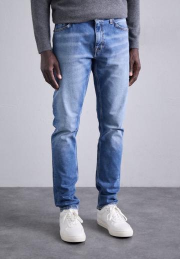 Узкие джинсы
