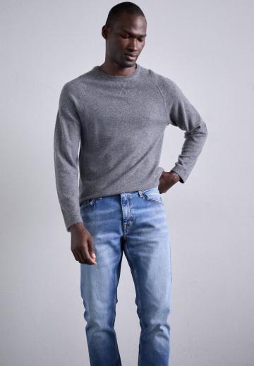 Узкие джинсы