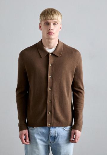 Вязаная кофта