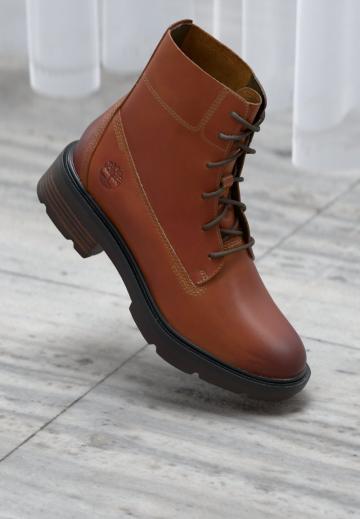 Ботинки на шнуровке