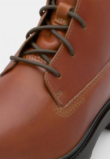 Ботинки на шнуровке