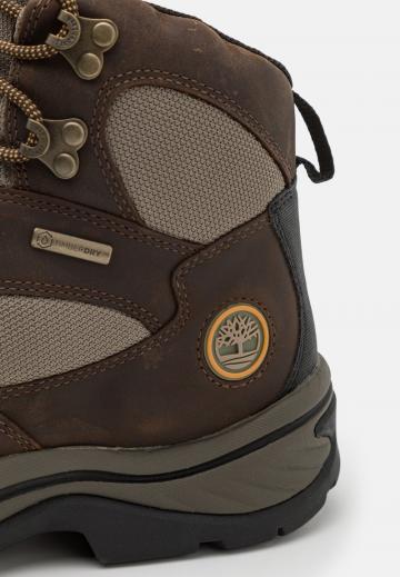 Походные ботинки