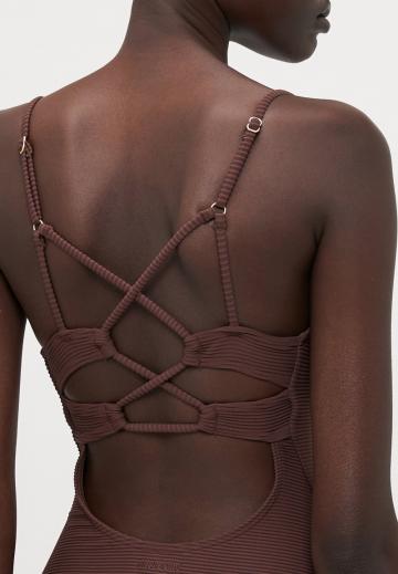 Слитный купальник