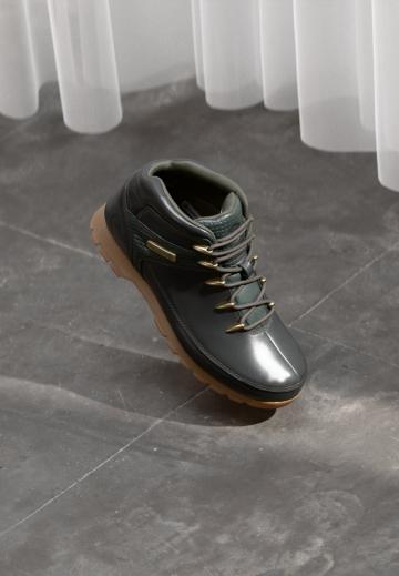 Походные ботинки