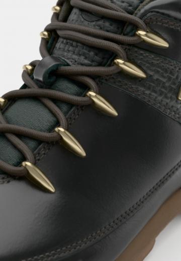 Походные ботинки