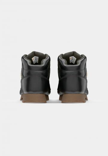 Походные ботинки