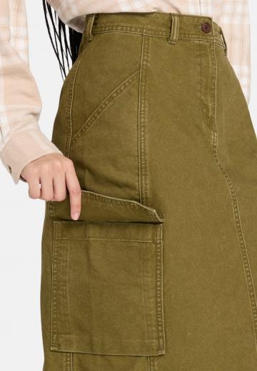 Юбка с накладными карманами