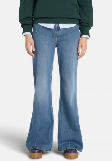 Клешеные джинсы