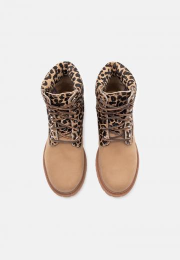 Ботинки на шнуровке