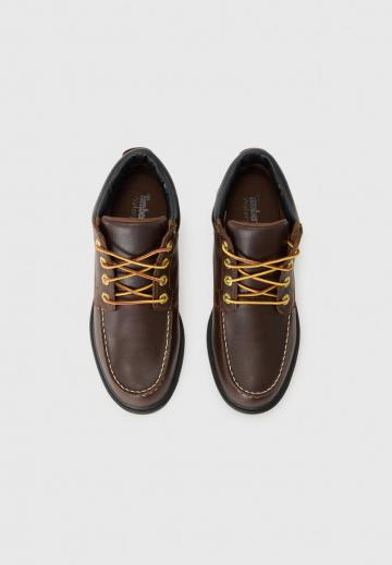 Ботинки на шнуровке