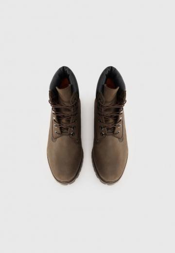 Ботинки на шнуровке