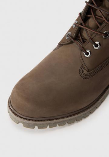 Ботинки на шнуровке