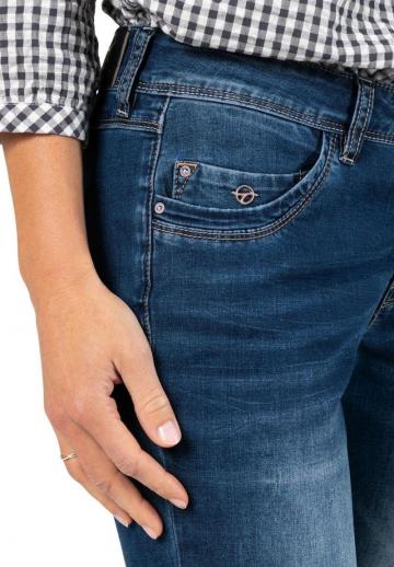 Короткие джинсы