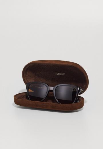 Солнечные очки