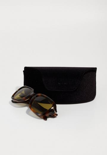 Солнечные очки