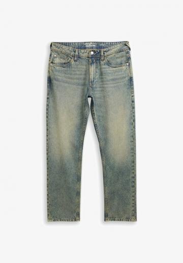 Прямые джинсы