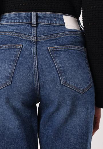 Короткие джинсы