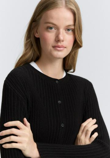 Вязаная кофта