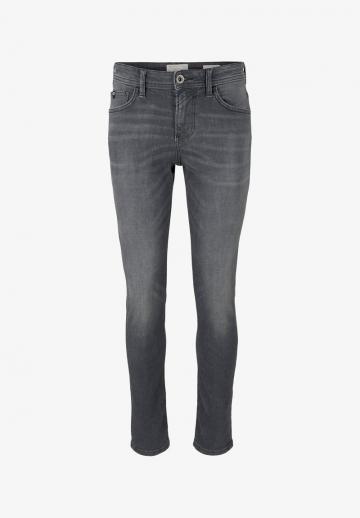 Узкие джинсы