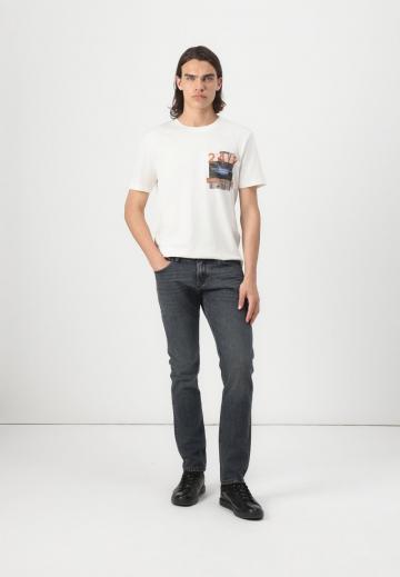 Прямые джинсы