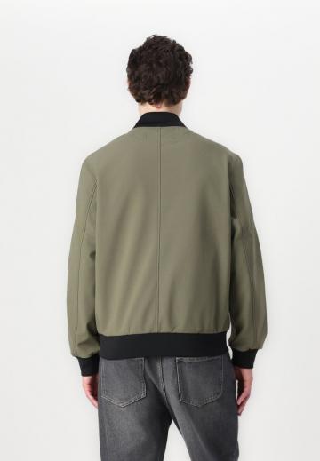 Куртка бомбер