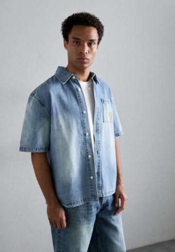 Прямые джинсы