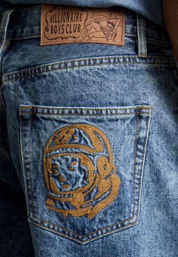 Прямые джинсы