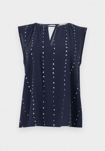 Блузка без рукавов