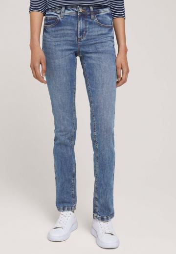 Узкие джинсы