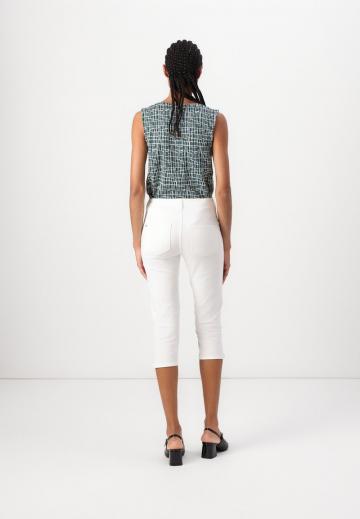 Короткие джинсы