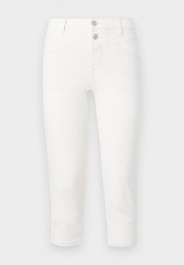 Короткие джинсы