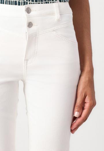 Короткие джинсы