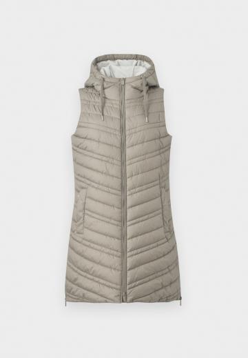 Длинный жилет