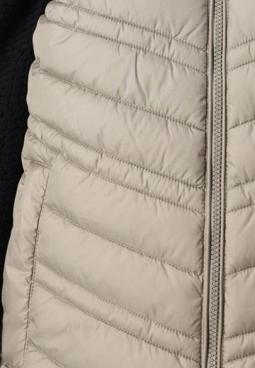 Длинный жилет