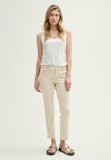 Короткие джинсы