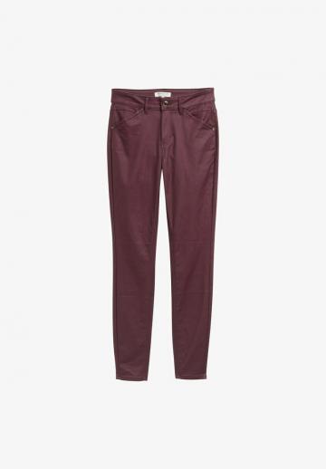 Узкие джинсы