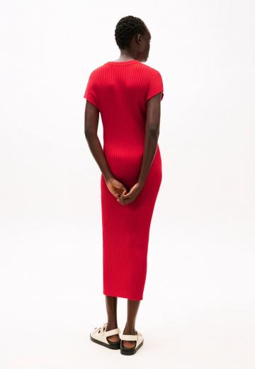 Вязаное платье